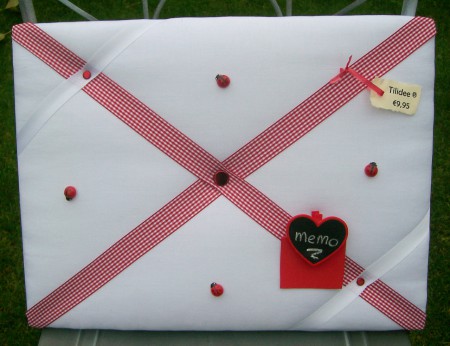 40 cm breed en 30 cm hoog : € 10,-